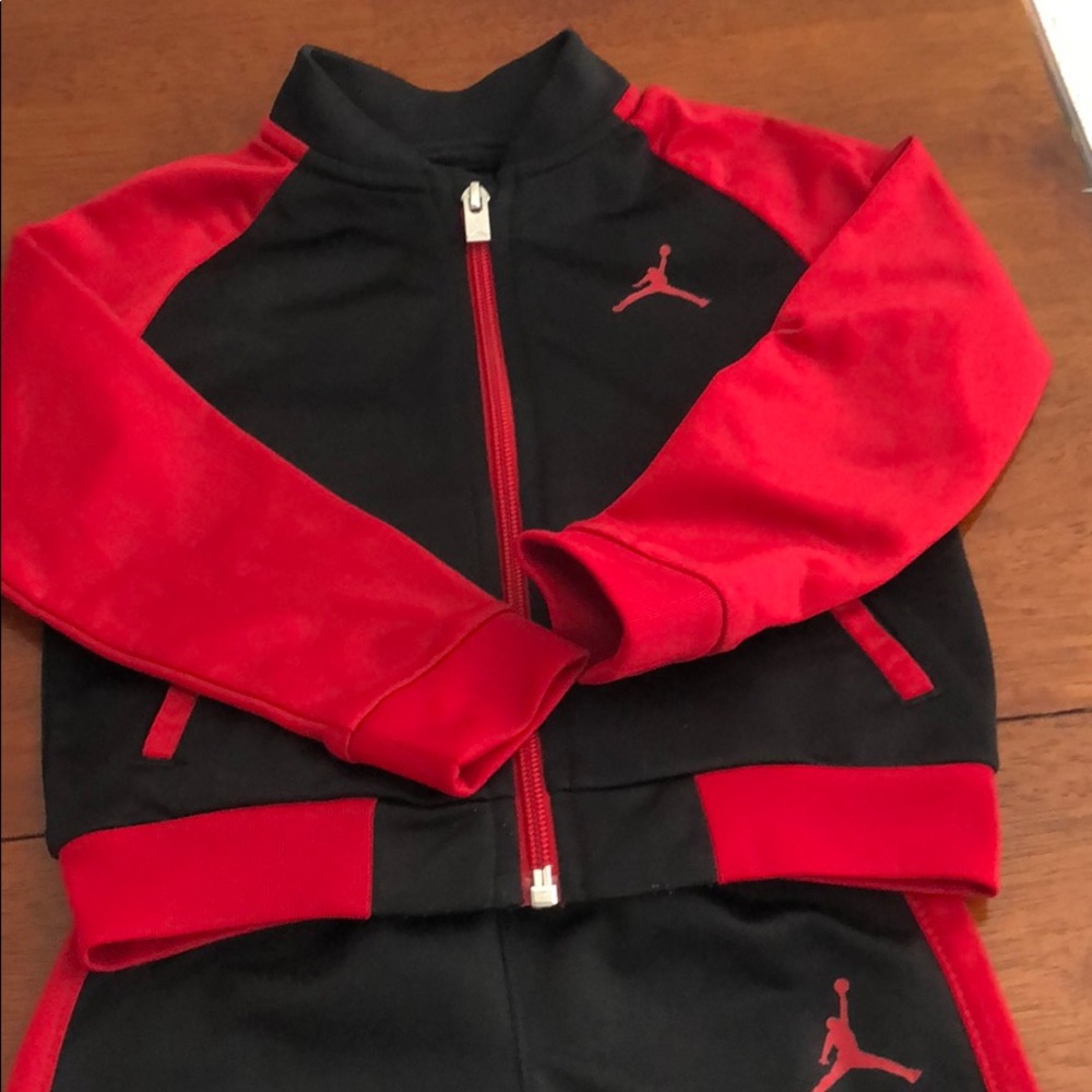 Jordan sweatsuit 2T